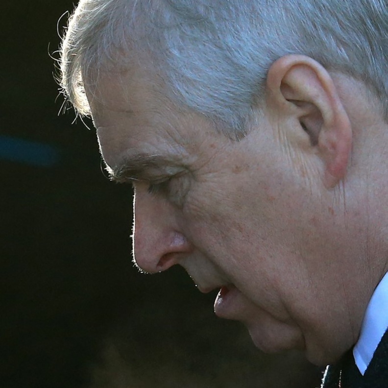 الأمير أندرو قد يفقد لقب دوق يورك 