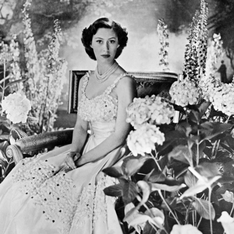 تصفيفات شعر سيدات العائلات الملكية عبر السنين