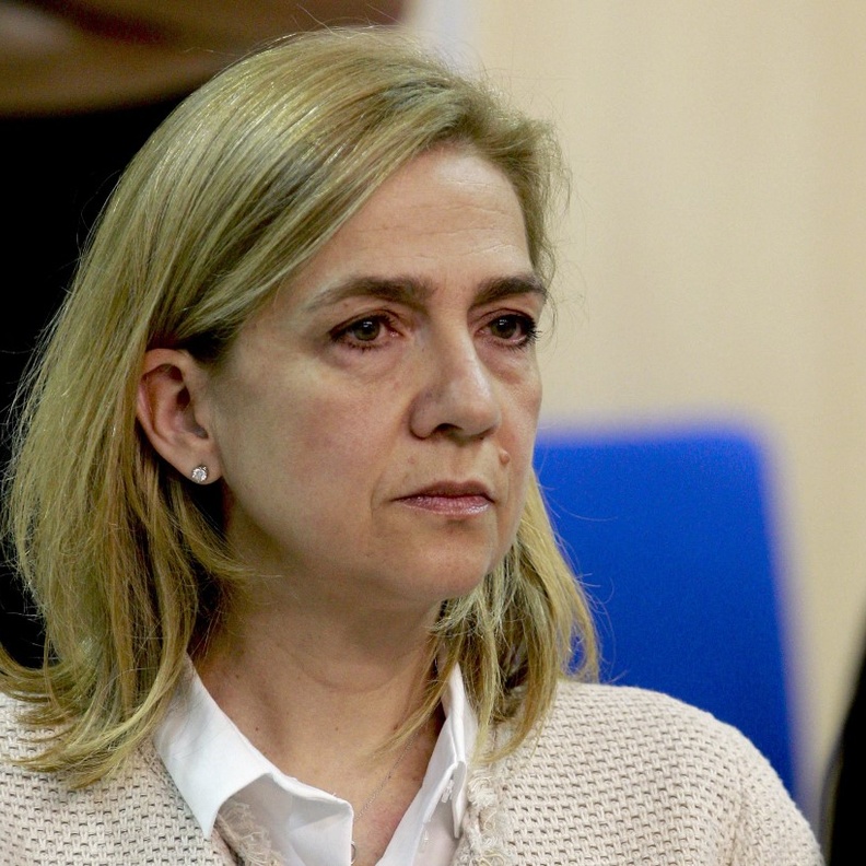 انفصال إنفانتا كريستينا دي بوربون شقيقة ملك إسبانيا عن زوجها إيناكي أوردانغارين بعد ما يقرب من 25 عامًا من زواجهما