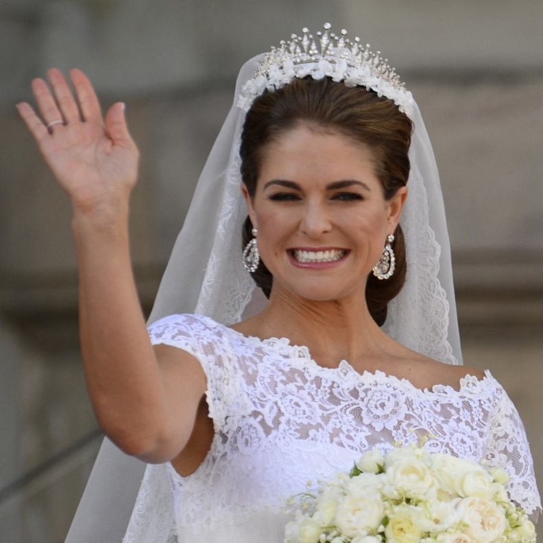 أجمل تيجان عروس 2022 المستوحاة من موديلات التيجان الملكية