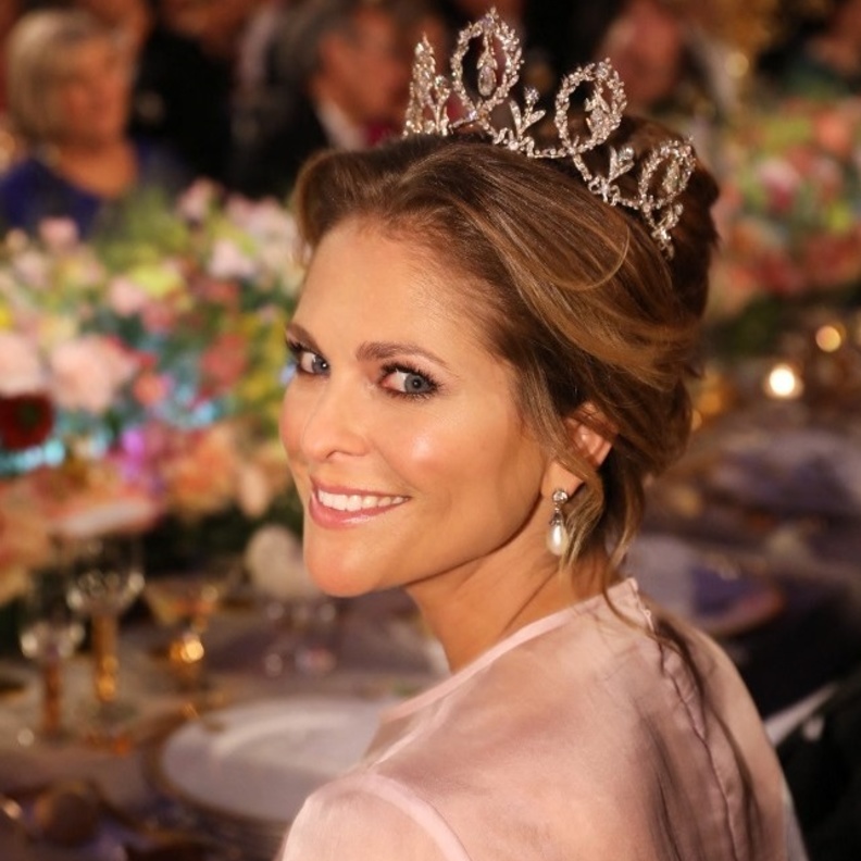 تاج The Connaught Diamond Tiara تاج سيدات العائلة المالكة السويدية