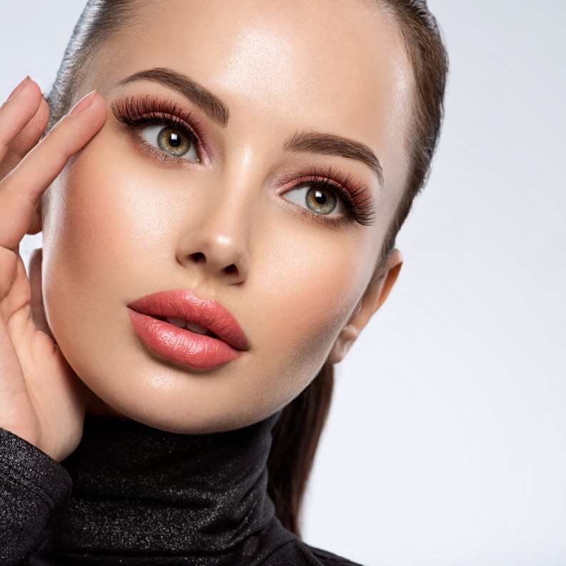 6  حيل تضمن عدم سيلان المكياج لصاحبات البشرة الدهنية