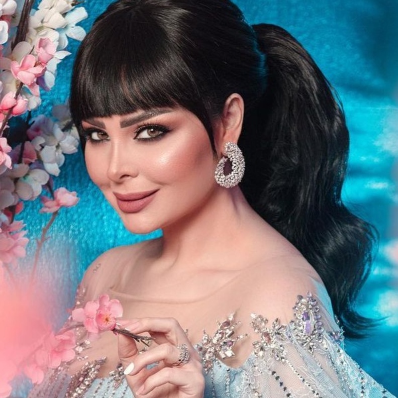 تسريحات عصرية لصاحبات الشعر الطويل من وحي ديانا كرزون