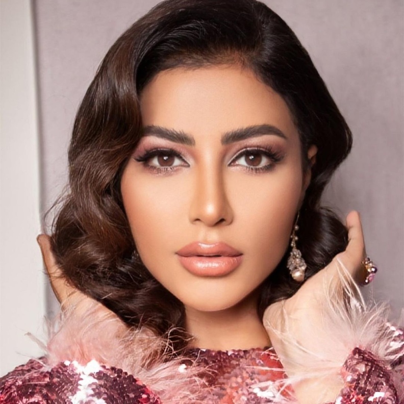 أجمل تسريحات شعر النجمات في حفلات نهاية العام