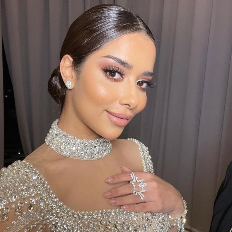 خطوات وضع مكياج نيود جذاب على طريقة بلقيس فتحي في أحدث اطلالاتها