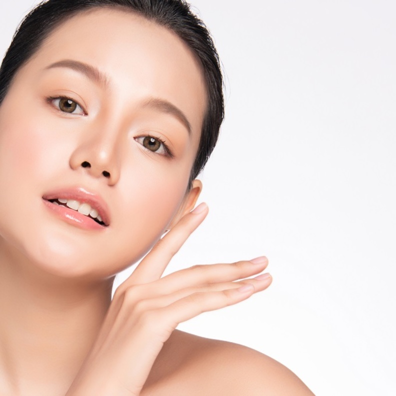 فوائد ماء الكادي للبشرة وطريقة استخدامه