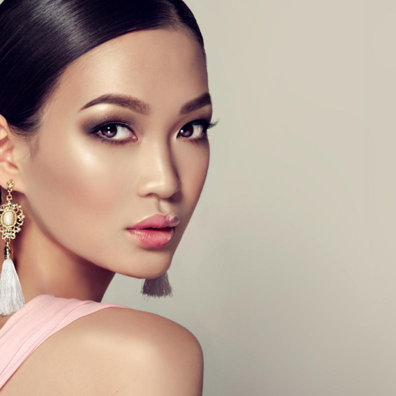 كيفية تطبيق مكياج للعيون الآسيوية بشكل جميل وجذاب