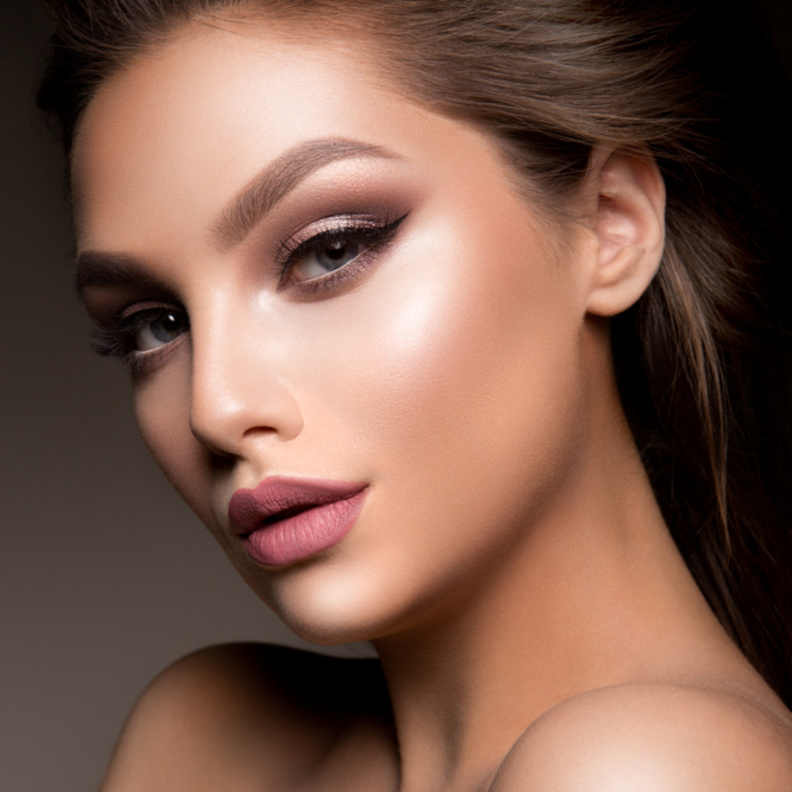 كيفية وضع مكياج ناعم حسب لون البشرة