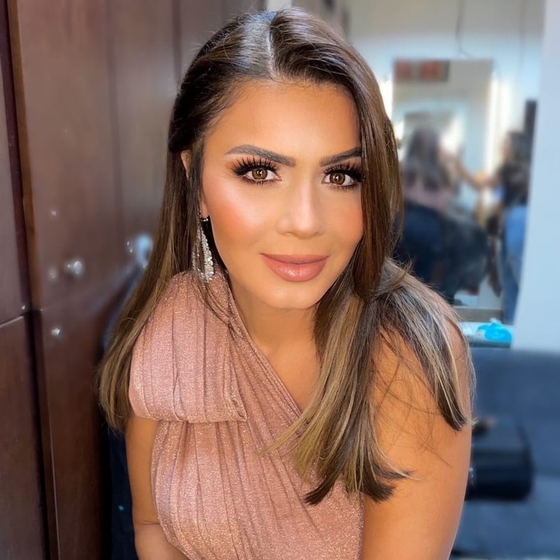 طريقة عمل مكياج نيود جذاب من وحي إطلالات نجلاء بدر