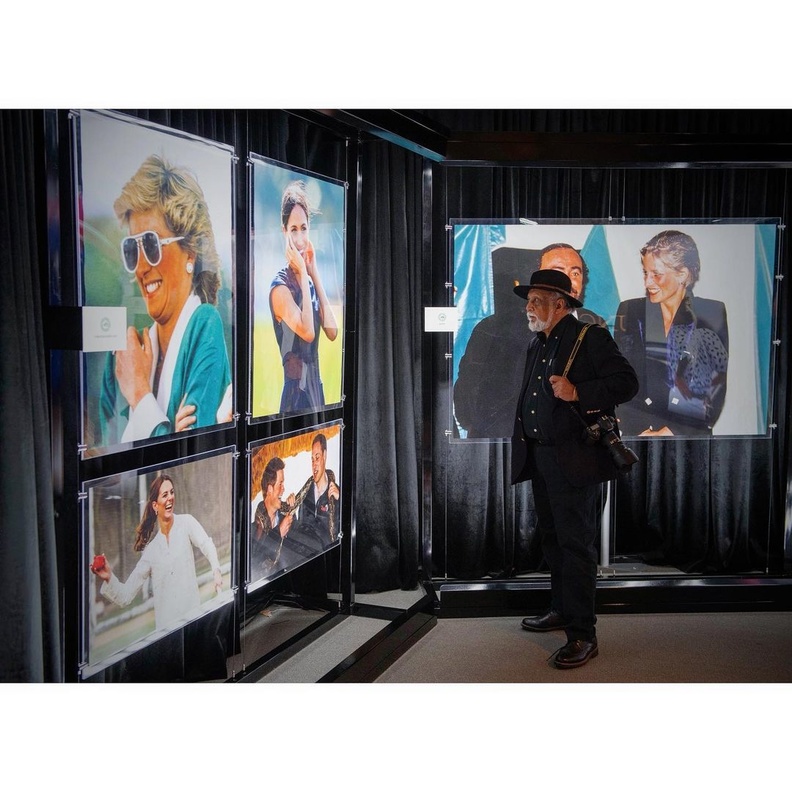 المصور أنور حسين يشارك حكاياته مع الأميرة ديانا في معرضه بالولايات المتحدة