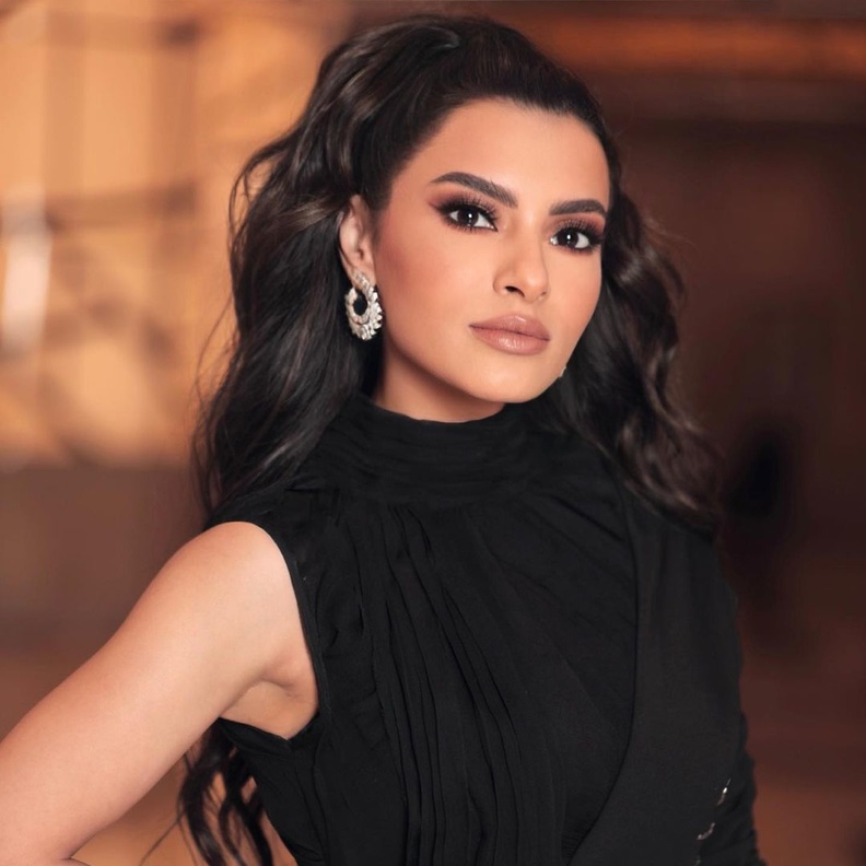 تسريحات شعر ويفي مستوحاة من اطلالات كارمن سليمان