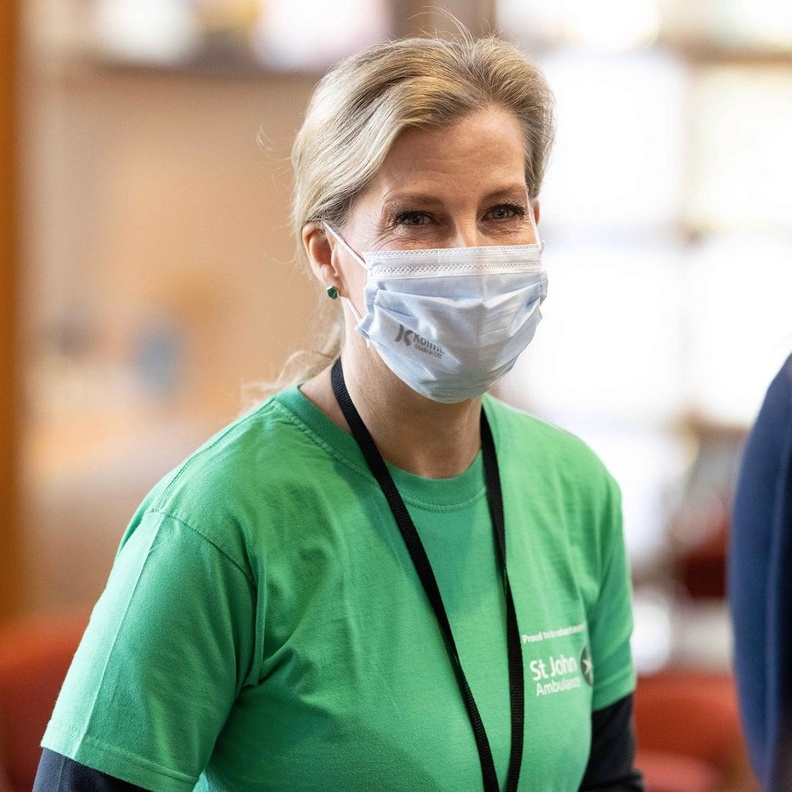 كونتيسة وسكس تتطوع للعمل الخيري في يوم عيد ميلادها