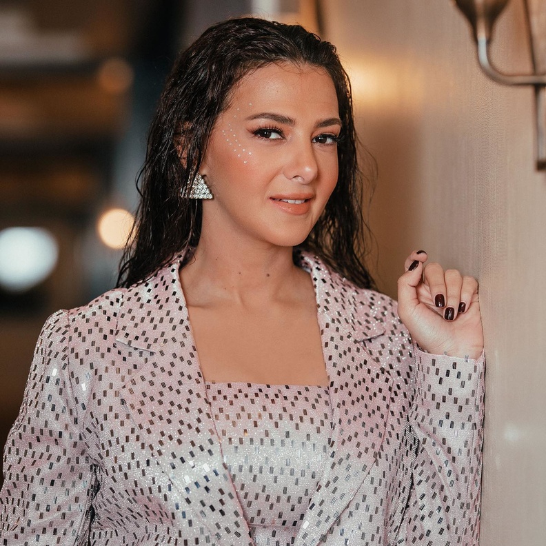  دنيا سمير غانم تواكب صيحات جمالية لافتة في أحدث ظهور لها 