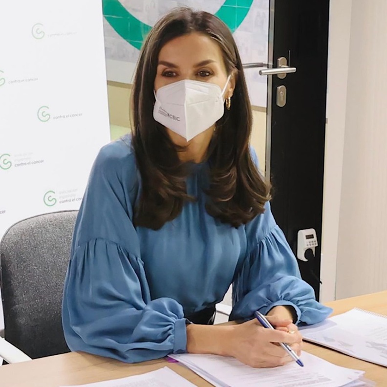 الملكة ليتيزيا في اجتماع عمل مع الجمعية الإسبانية لمكافحة السرطان