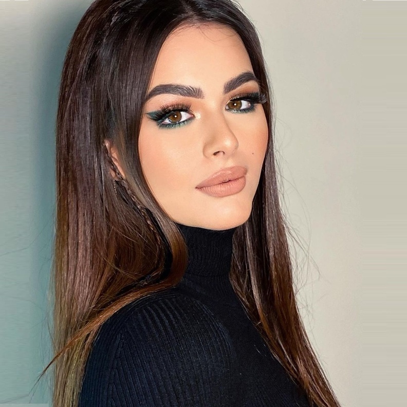  هنادي مهنا تتألق بـ نيو لوك المكياج الأخضر مع البرونزي