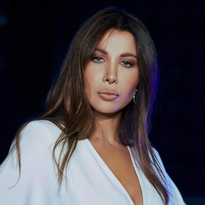  نيو لوك مكياج نانسي عجرم جعلها بملامح مختلفة مع بداية العام 2022