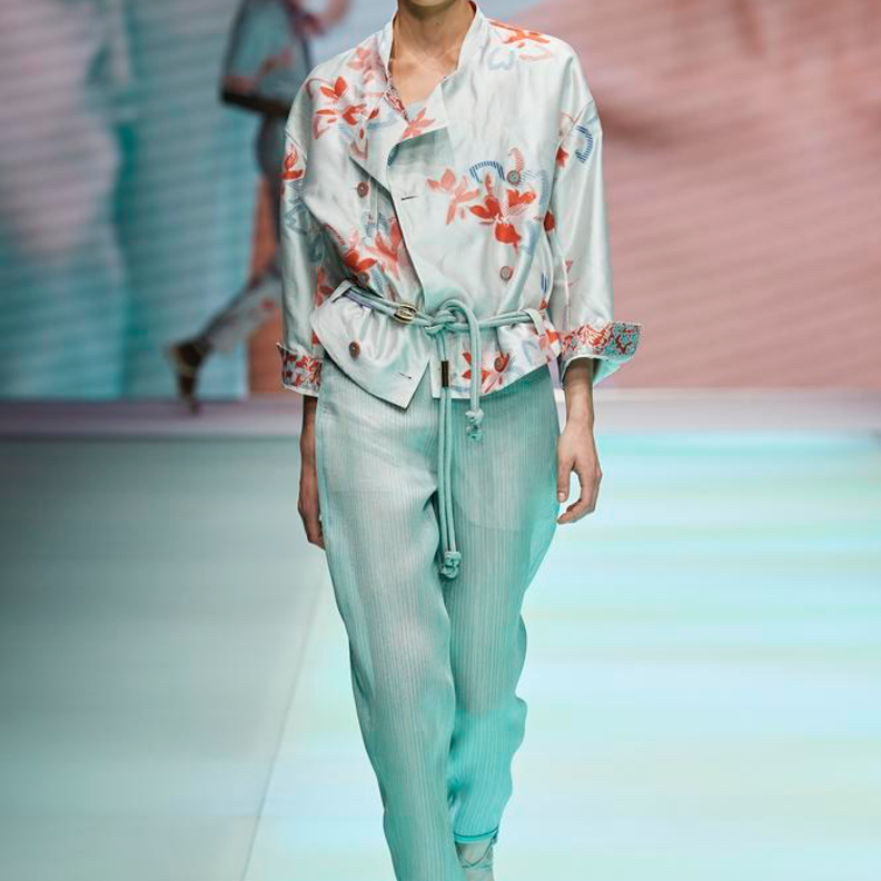 أزياء بألوان الباستيل 2022 ساحرة من Emporio Armani
