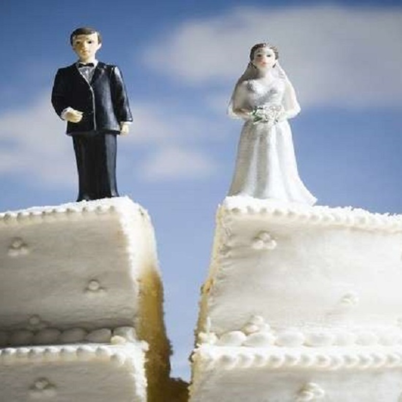 عريس يطلق زوجته في حفل زفافهما بسبب أغنية 