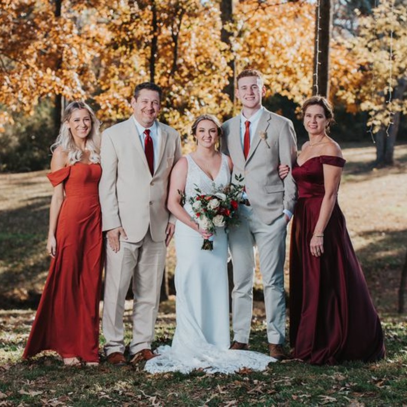 عروس تستخدم لغة الإشارة لإلقاء عهود زواجها