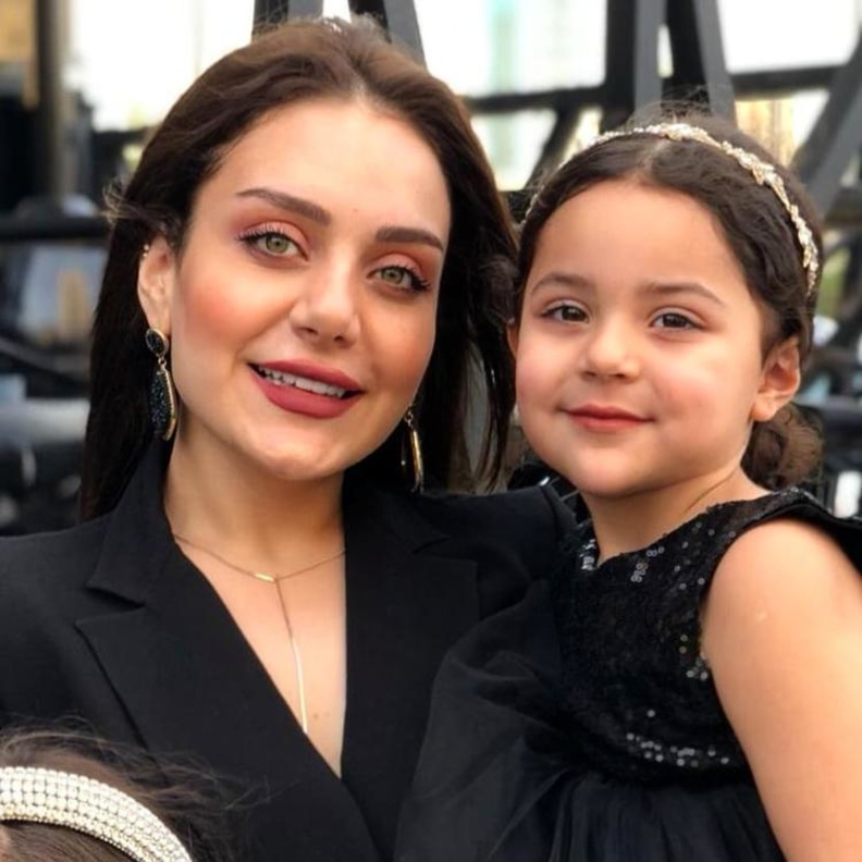  ابنة هيفاء وهبي تغني مع ابنتها "الغزالة رايقة"