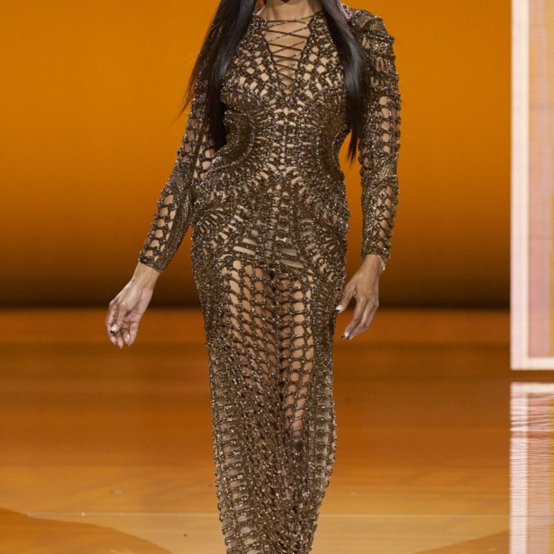 تنسيق موضة الكروشيه بأسلوب متجدد لإطلالات ربيع 2022