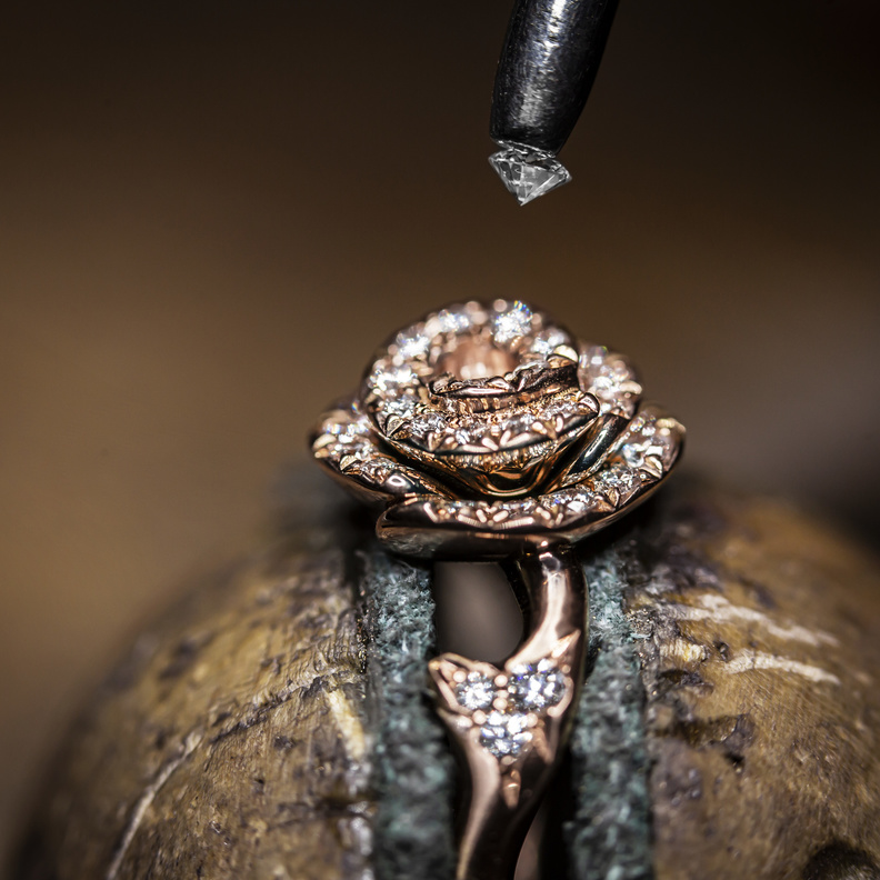  مجموعة ديور روز كوتور تزهر من جديد بخاتم بوا دو روز المثالي