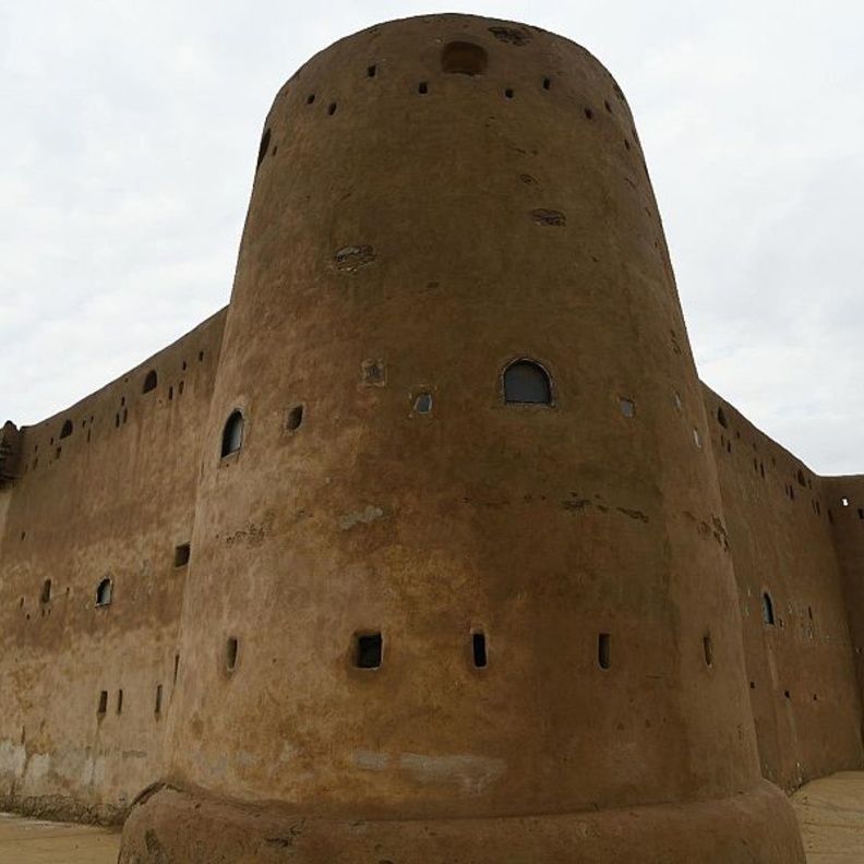 القلعة الدوسرية.. أجواء تاريخية اصيلة وتجربة ساحرة في قلب جازان - المصدر واس 