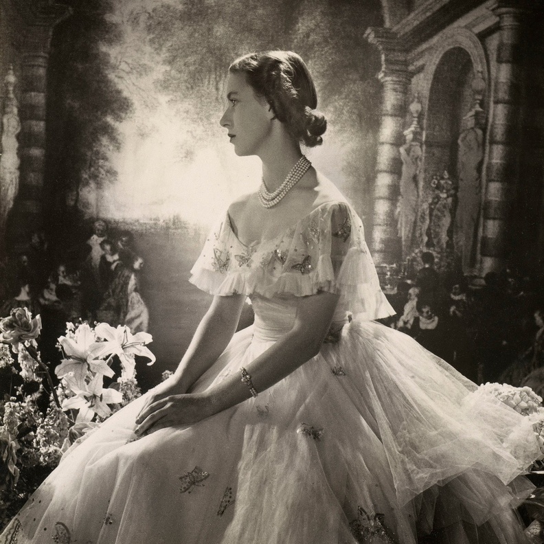 ملكة وهي في سن الثامنة عشر