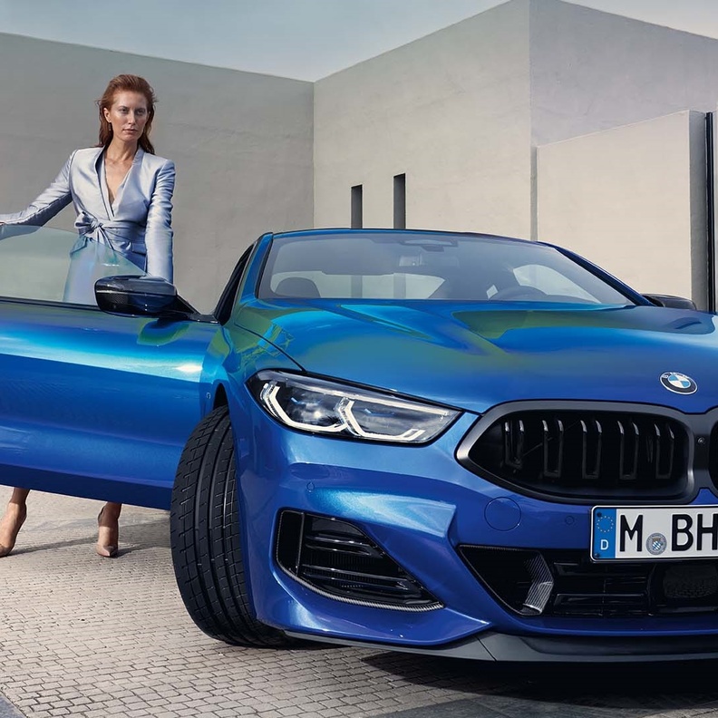 BMW تعلن تحديث سياراتها من الفئة الثامنة