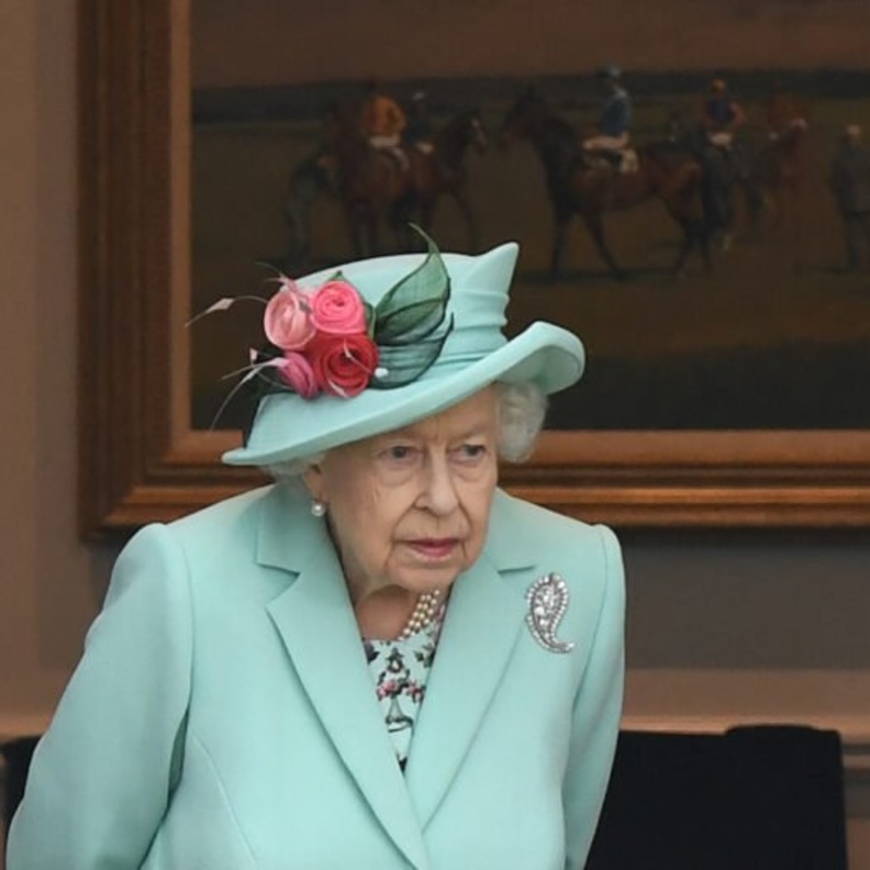 الملكة استاءت بشدة بسبب تصريح حول تنحيها عن العرش