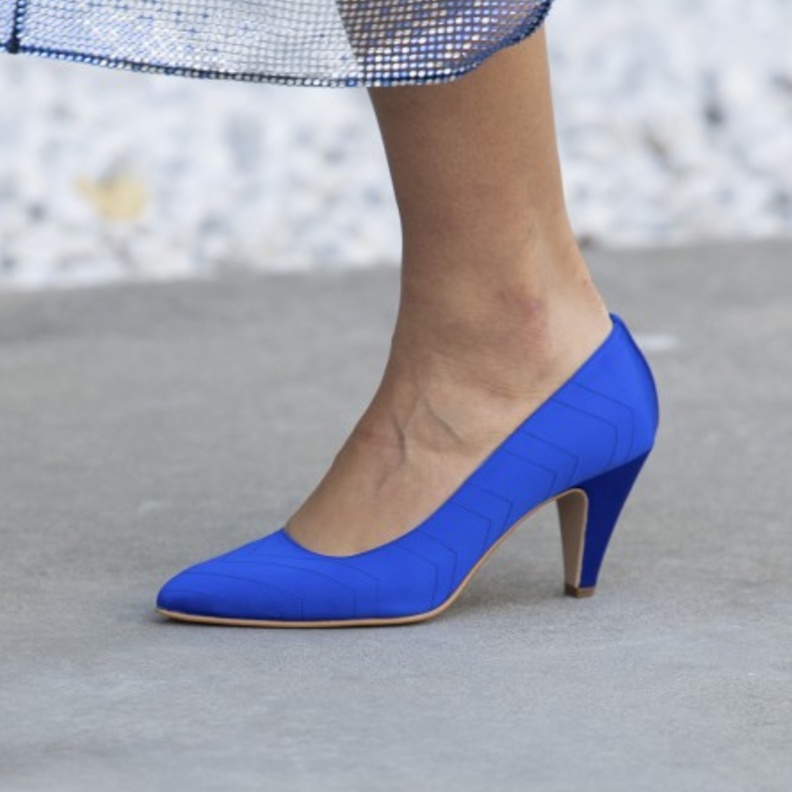 موديلات احذية ربيع 2022 كلاسيكية مع الكعب المتوسط من دار Laura Biagiotti