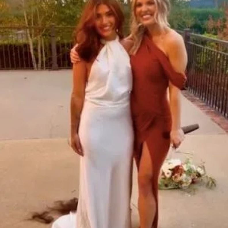 عروس تفاجئ ضيوف زفافها في حفل الاستقبال،ماذا فعلت؟