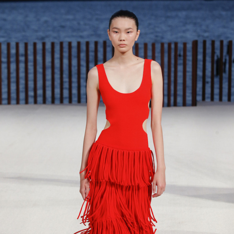 أحدث تصاميم أزياء شراريب موضة ربيع 2022