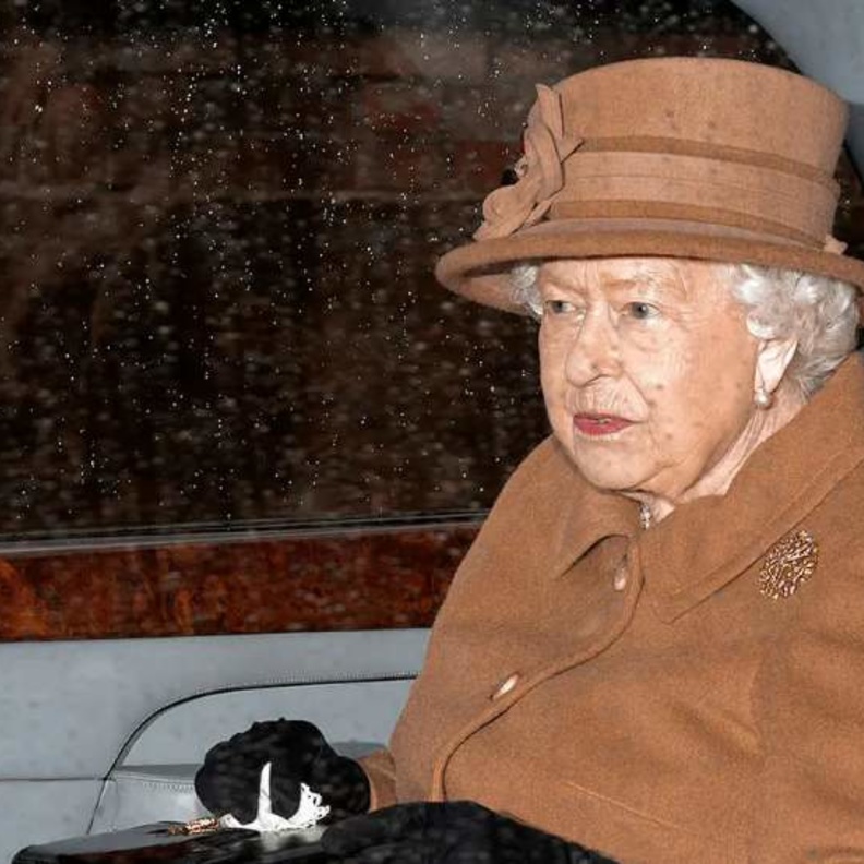 ملكة بريطانيا تفتقد تقليدها السنوي لإحياء ذكرى والدها الراحل بسبب عدوى كورونا