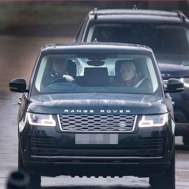 الأمير أندرو ودوقة يورك يغادران وندسور