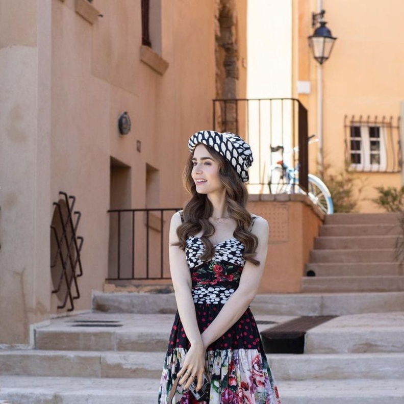 ليلي كولينز