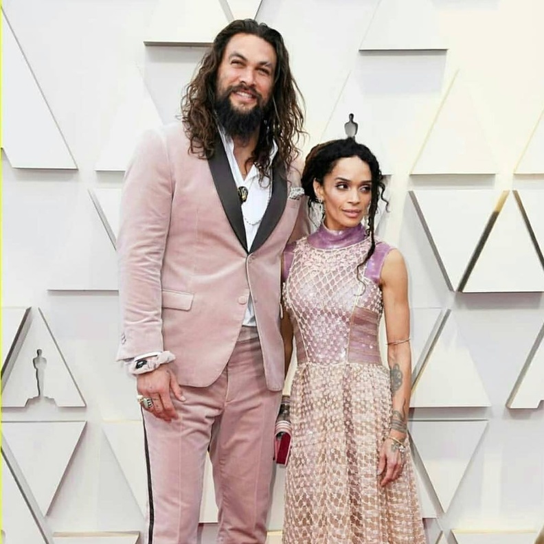 جيسون موموا وليزا بونيت