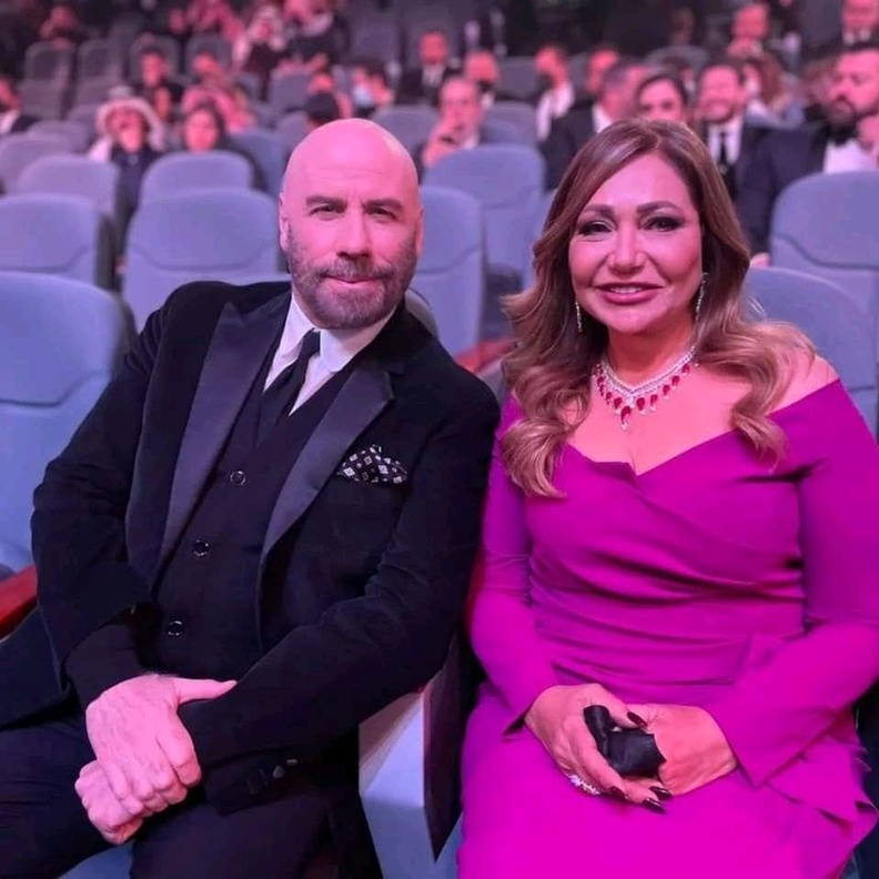 جون ترافولتا وليلى علوي