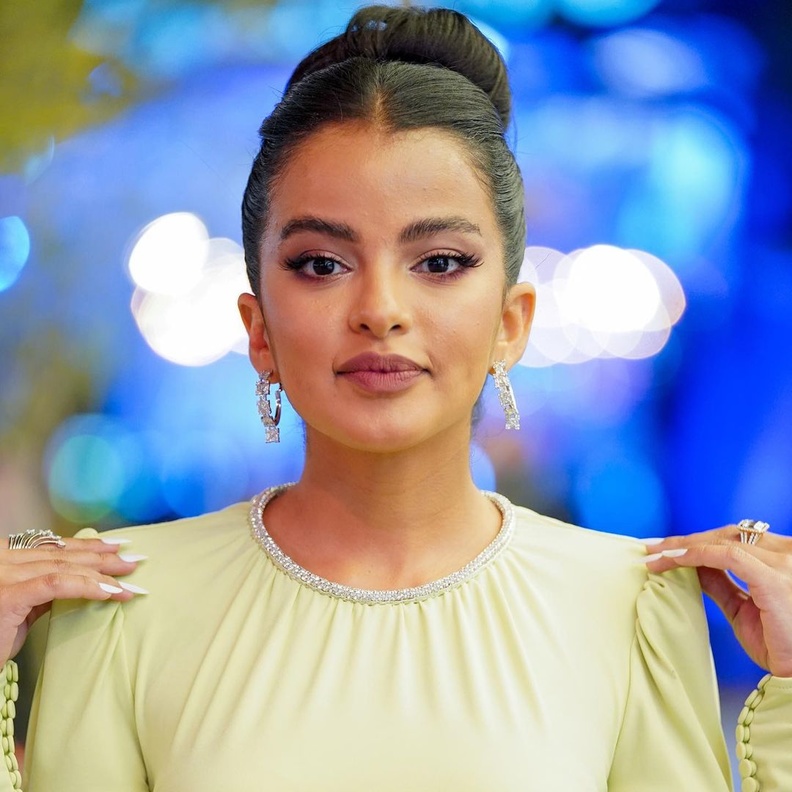 إطلالات جمالية للمرأة العصرية من وحي الإعلامية السعودية اجواء الجودي