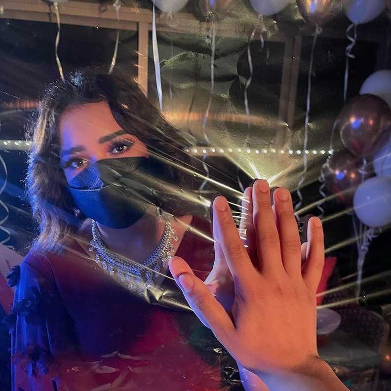 مشاعل الشحي تبكي بعد إصابتها بكورونا 