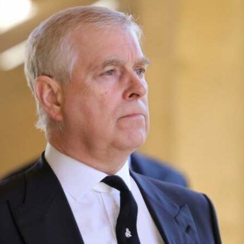 ملكة بريطانيا قد تضطر لدفع تعويض مالي ضخم لتسوية قضية الأمير أندرو