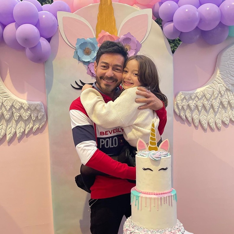 أحمد زاهر وابنته منى