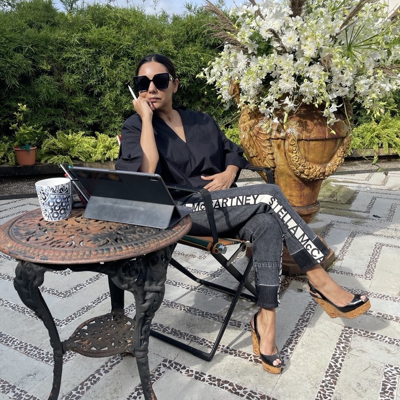 غوري خان تصطحب متابعيها في جولة في شقة ببرج ترامب