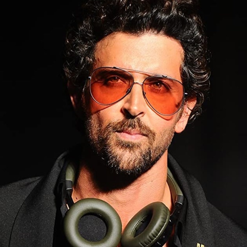 هيريثك روشان يحتفل بعيد ميلاده 48