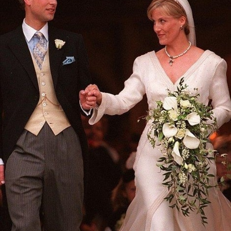 لهذا السبب اختار الأمير إدوارد ألا يقيم حفل زفافه في لندن