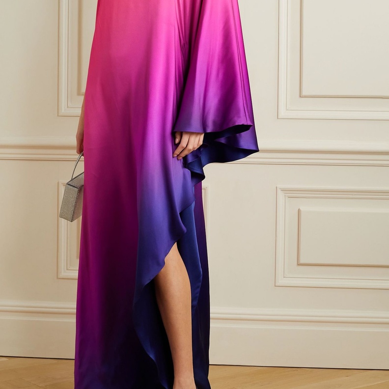 اكتشفي التشكيلة الجديدة من أزياء السهرات من علامة سمسم حصرياً على موقع NET-A-PORTER