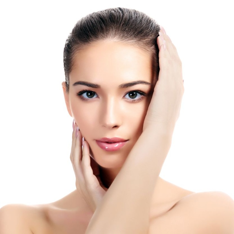 فوائد إبرة النضارة للوجه وأهم أضرارها والمشاكل التي تعالجها