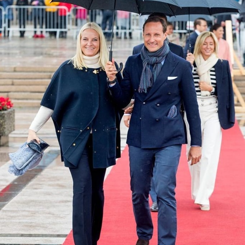 ولي عهد النرويج وشقيقته يشاركان في مهمة رسمية معا لدعم الرياضة