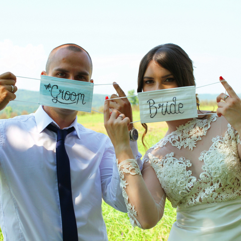 عروس تثير الجدل بسبب محاولتها الإصابة بعدوى كورونا قبل الزفاف!