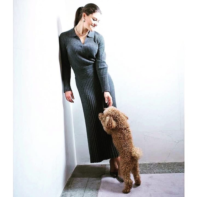 الأميرة فيكتوريا تعلق على الانتقادات الموجهة إليها بعد تبنيها لكلب أليف هجين